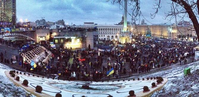 Mielenosoitus Maidan-aukiolla Kiovassa 8. joulukuuta 2013. Kuva: Flickr/CC BY 2.0/Alexander Solovyov.