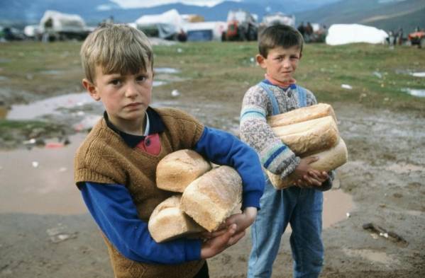 Kosovon pakolaisia Albaniassa vuonna 1999. Kuva: United Nations Photo